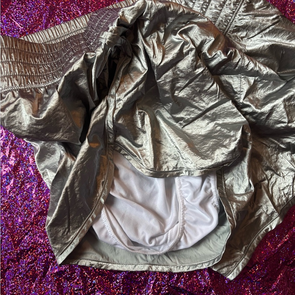 Sassy Silver GAP Elastic Waistband Shorts - Picture 7 of 7